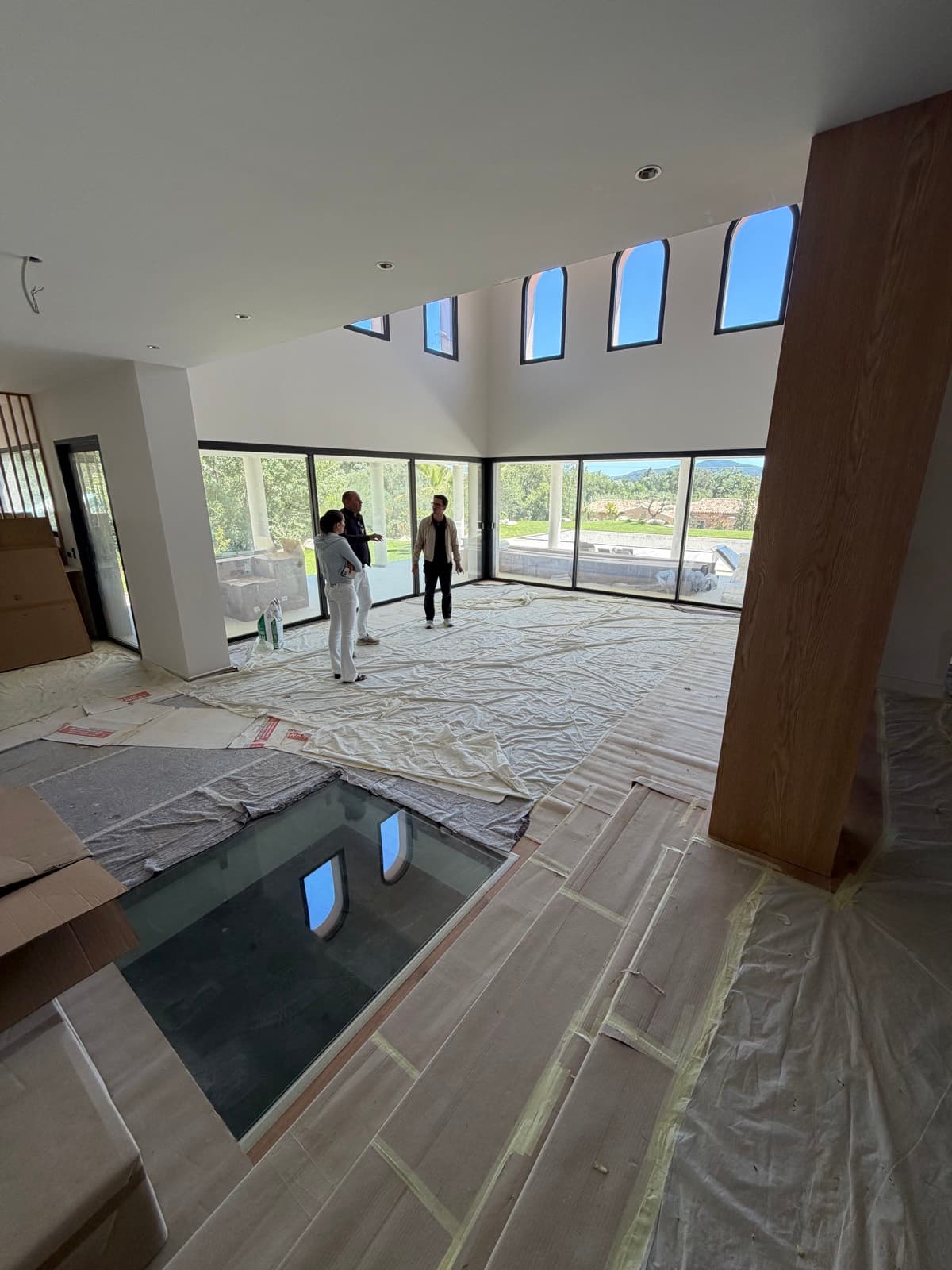 Volume de vie de la villa à Grimaud avant nettoyage