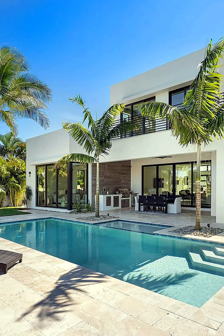 Swimming-pool cleaning and care on the French Riviera — service environment 1